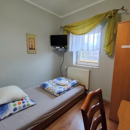 Stajnia Pod Debem Bed & Breakfast Стараховице Екстериор снимка
