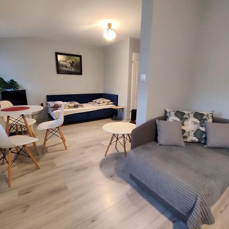 Stajnia Pod Debem Bed & Breakfast Стараховице Екстериор снимка