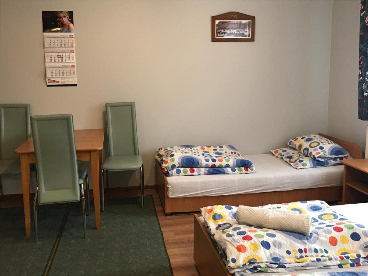 Stajnia Pod Debem Bed & Breakfast Стараховице Екстериор снимка