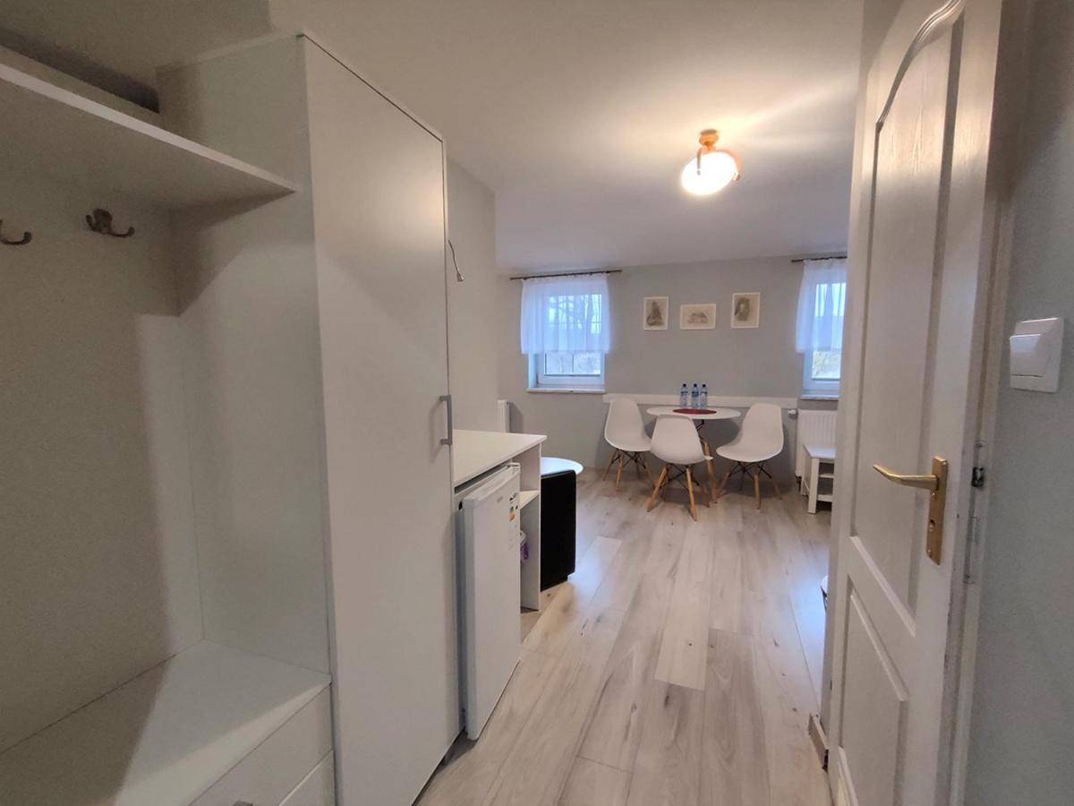 Stajnia Pod Debem Bed & Breakfast Стараховице Екстериор снимка