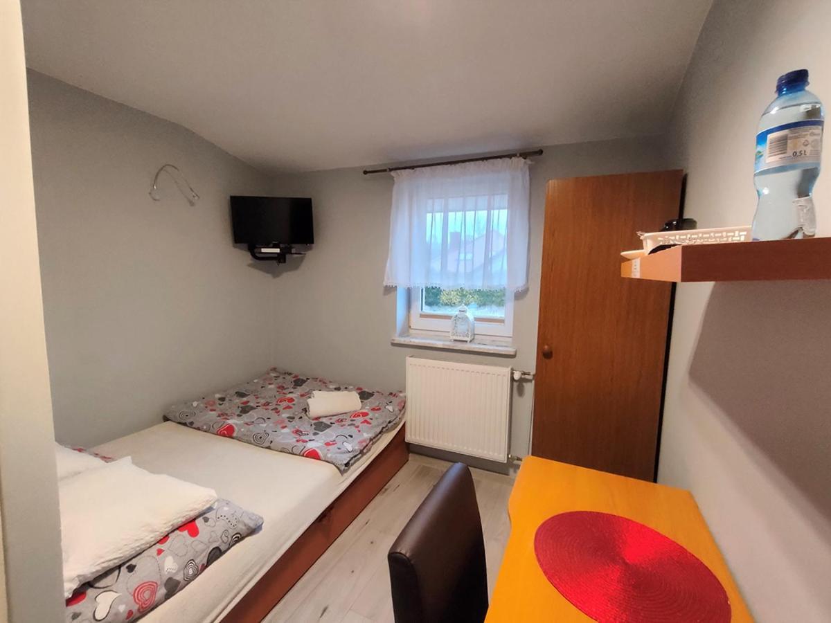 Stajnia Pod Debem Bed & Breakfast Стараховице Екстериор снимка