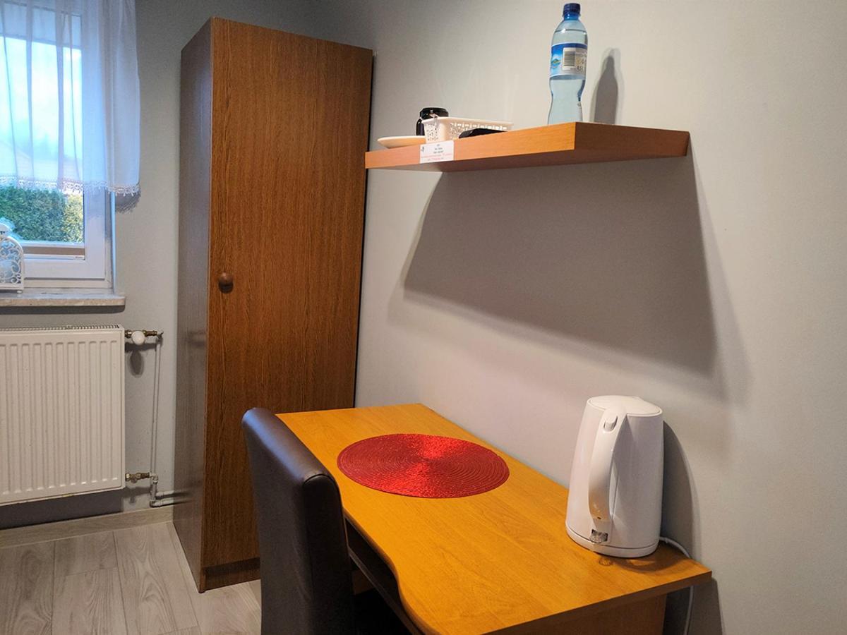 Stajnia Pod Debem Bed & Breakfast Стараховице Екстериор снимка