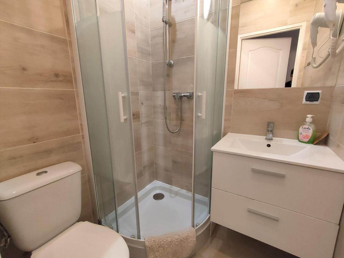Stajnia Pod Debem Bed & Breakfast Стараховице Екстериор снимка