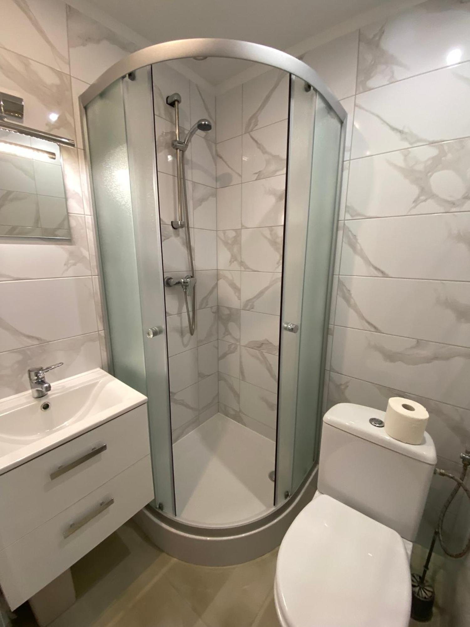 Stajnia Pod Debem Bed & Breakfast Стараховице Екстериор снимка